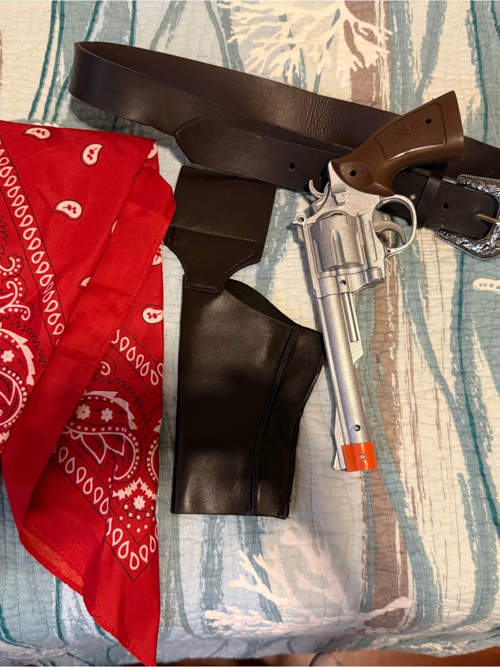 Spirit Western Cowboy Kit - Brown Vest with Red Bandana - Picture 8 of 8